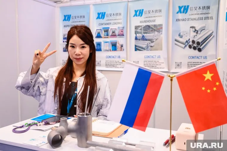 Россия и Китай обсуждают введение безвизового режима для туристических групп из двух человек