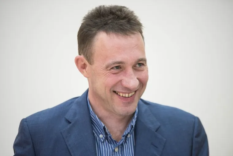 Игорь Холманских на совете движения "В защиту человека труда". Кадниково, холманских игорь, улыбка