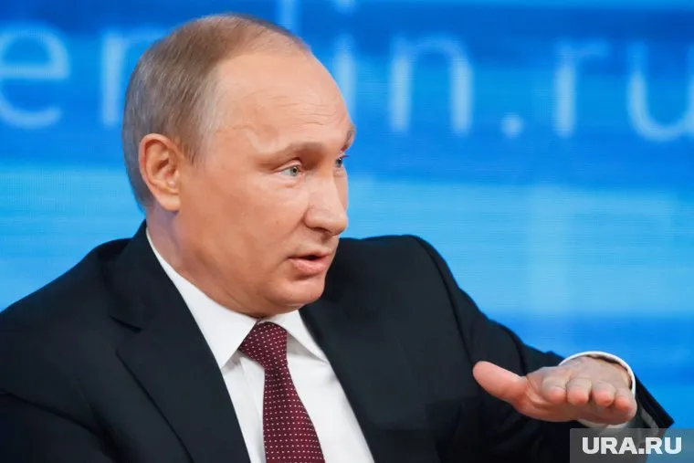 Владимир Путин просит чиновников вывести бизнес из "гаражей"