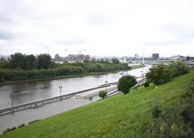 Что происходит с Турой в Тюмени: как обмелела река за месяц