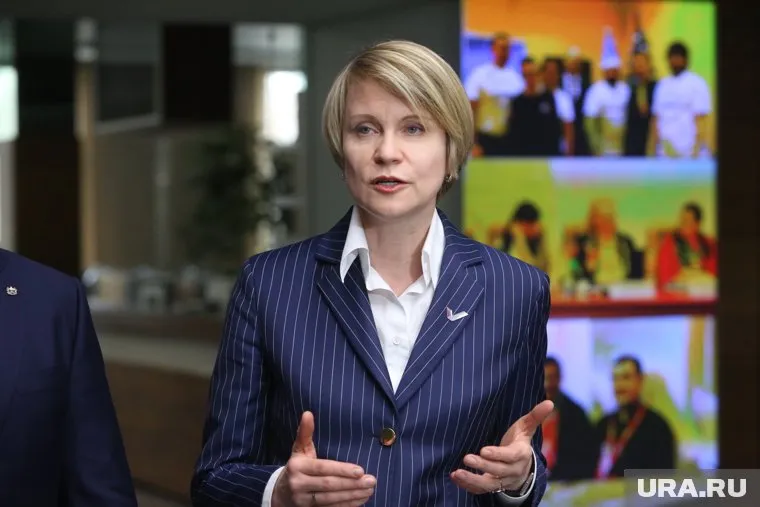 Елена Шмелева рассказала URA.RU о том, почему общероссийское голосование по поправкам в Конституцию должно пройти в срок