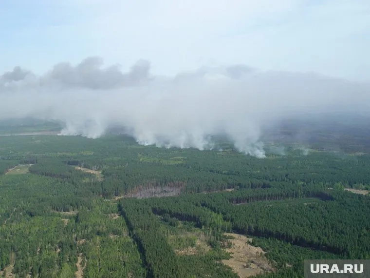 Свердловские огнеборцы тушат пожары в нацпарке «Ленские столбы»