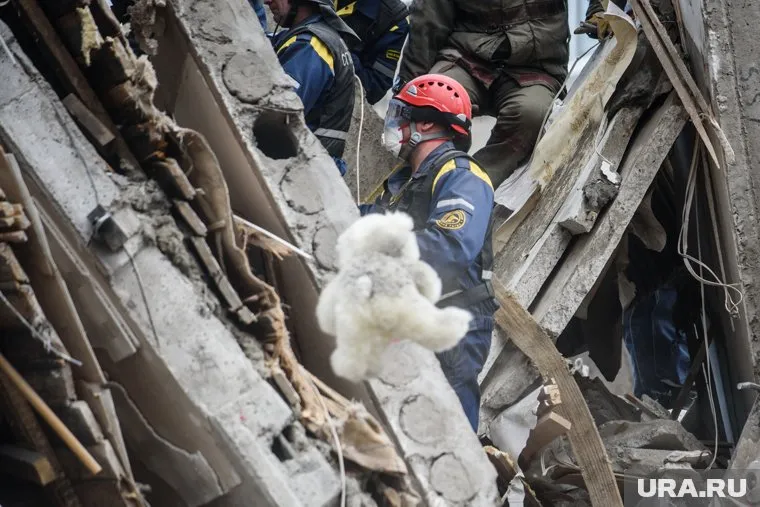 В Саратове продолжают разбирать завалы (архивное фото)