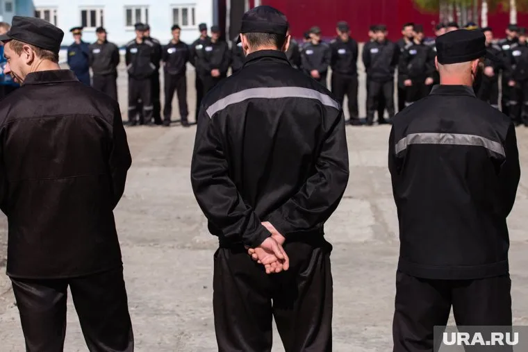 Осужденный просит освободить его от наказания в связи с болезнью