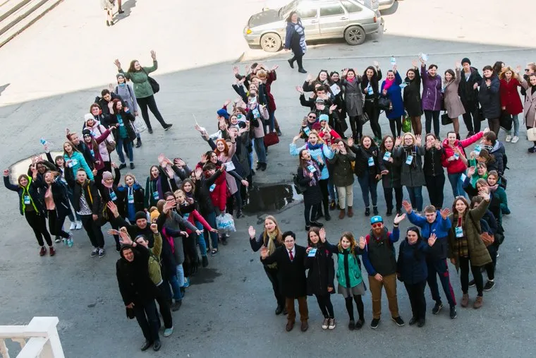 Молодежный флешмоб "Будущее Кургана". Курган, флешмоб, подростки, молодежь, регион45, цифра, живая цифра