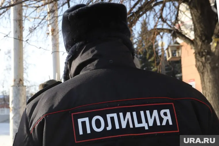 Женщину не могли успокоить даже силой