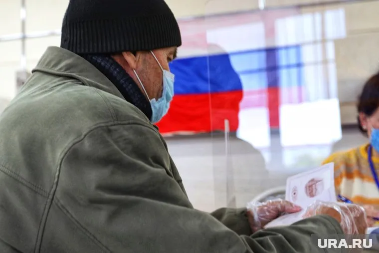 К середине первого дня на выборах проголосовали 13,45% свердловчан