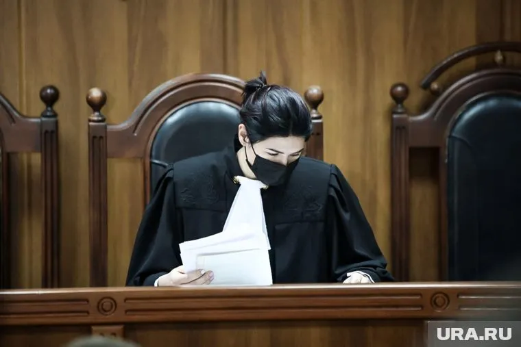 Тесак юридически будет считаться посмертно обвиняемым