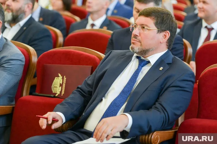 Алексей Денисенко сдал средства в помощь бойцам СВО