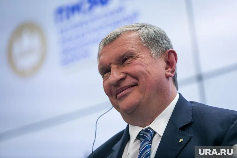 Сечин отметил, что объем промышленного производства в Европе уменьшился на 5%