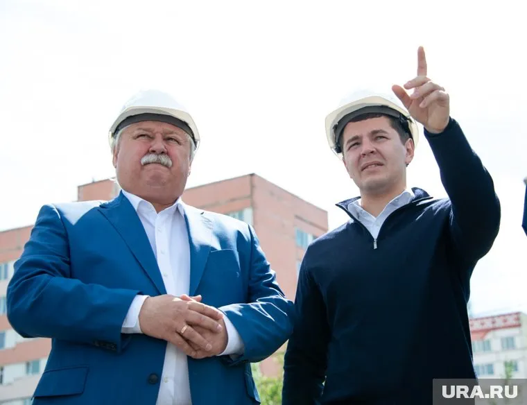 Мэр Нового Уренгоя Иван Костогриз (слева) лучше всех внял указаниям губернатора Дмитрия Артюхова (справа)