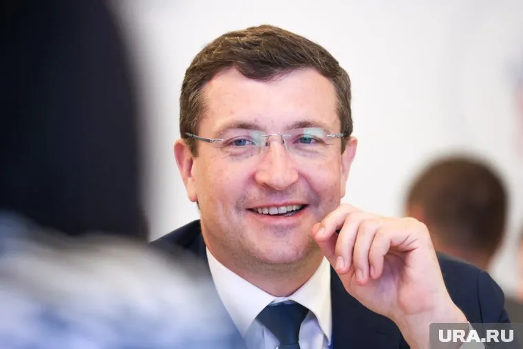 Глеб Никитин отметил, что его костюм сшит из отечественной ткани