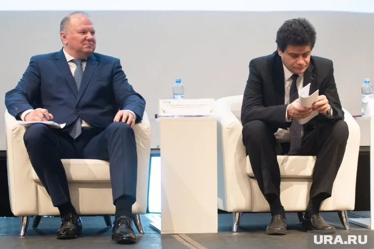 Николаю Цуканову (слева) предстоит разобрать конфликт бизнеса и мэра Екатеринбурга Александра Высокинского (слева)