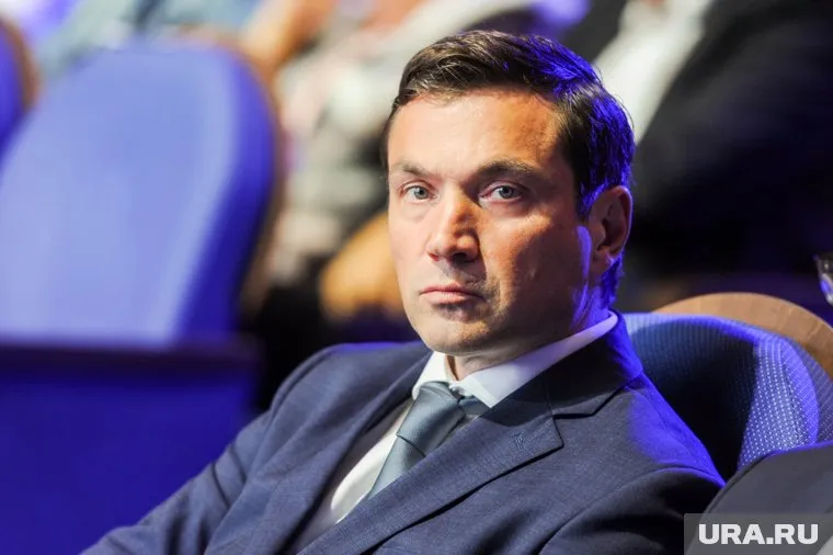 Алексей Лошкин подал документы в последний день их приема