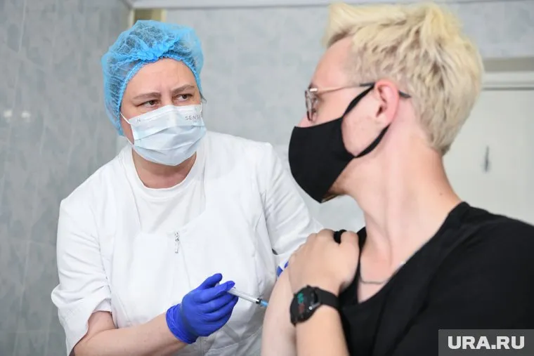 Вузам рекомендовано проводить вакцинацию иностранных студентов за счет внебюджетных средств