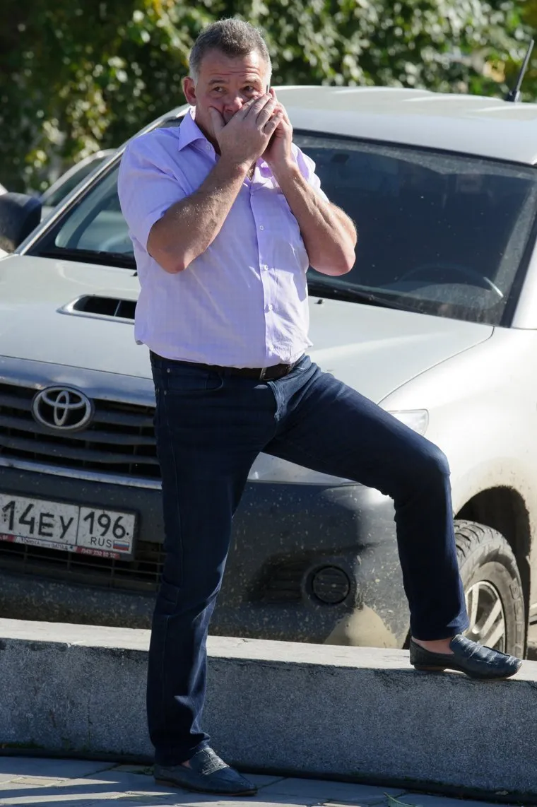 Массовый митинг обманутых дольщиков на Площади Труда. Екатеринбург, тунгусов владимир