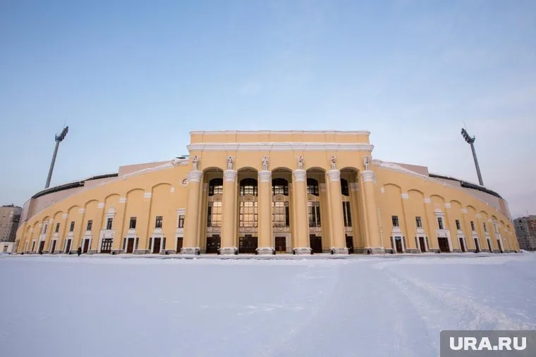 Реконструкция стадиона в Екатеринбурге закончится в декабре 2017 года