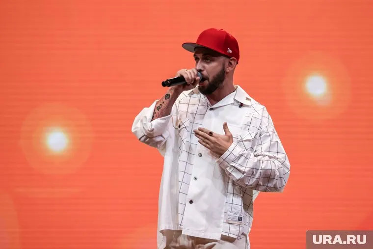 Рэпер Александр Степанов выпустил официальный клип на песню «Дай ему сил»