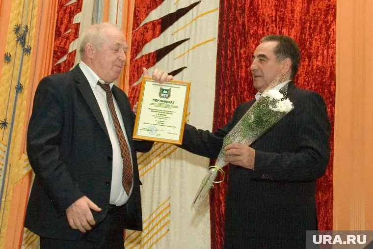 Александр Столбов (слева) возглавлял Далматовский район, будучи в команде бывшего губернатора Курганской области Олега Богомолова