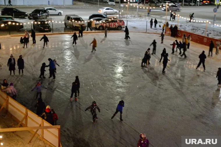 Каток официально открыли 6 декабря