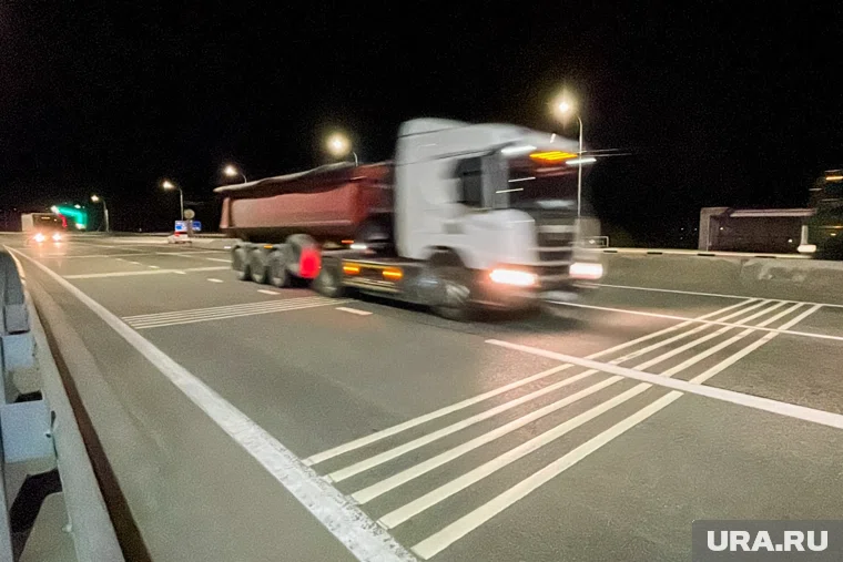 В Новосибирской области на трассе «Иртыш» в ДТП попало несколько фур и «Газель»