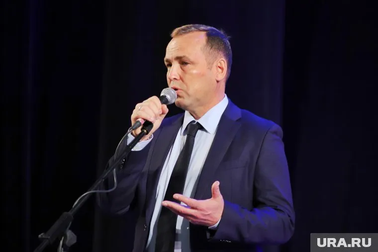 Губернатор Вадим Шумков обратился к зауральцам с просьбой поддержать тех, кто устраняет последствия снежного урагана