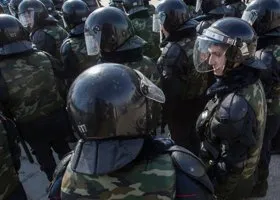 Курган заполонили вооруженные люди