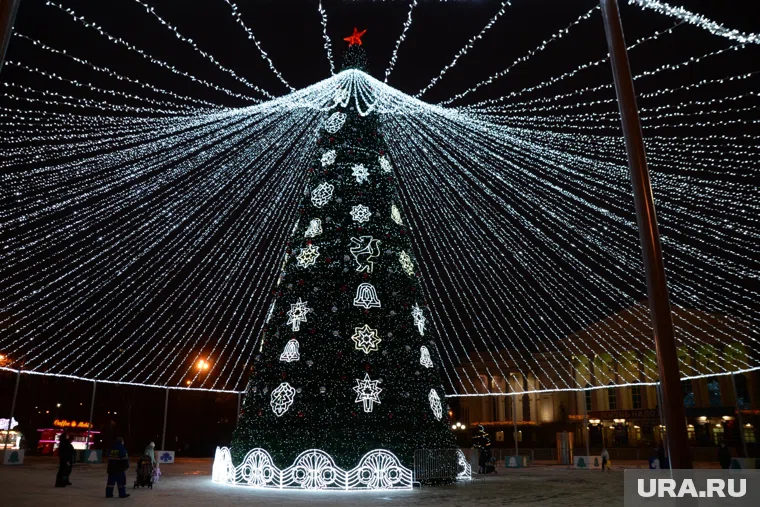 В Тюмени отчетливо запахло хвоей и мандаринами