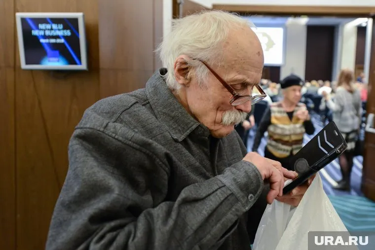 О лишних рублях в пенсии пожилые люди должны немедленно сообщить в ПФР