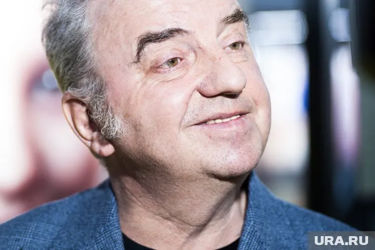 Владимир Шахрин получил в подарок машину своего деда