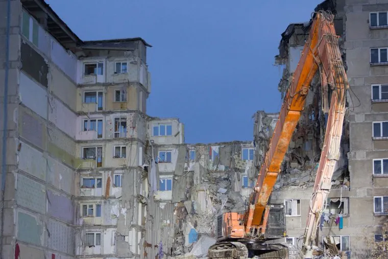 Демонтаж 7-го подъезда дома № 164 на проспекте Карла Маркса. Часть 4. Магнитогорск