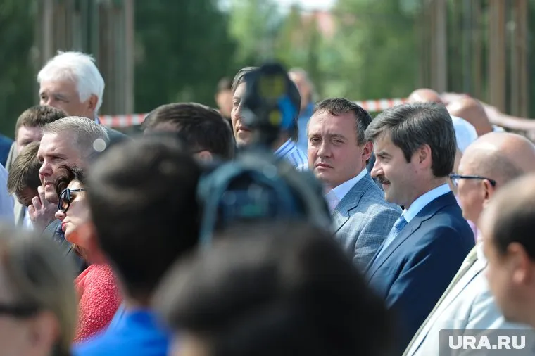 Евгений Редин (справа) сумел сохранить влияние в федерации бокса области в споре с Сергеем Вайнштейном (слева) и его семьей