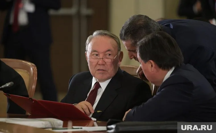 Назарбаев возглавлял Казахстан с момента ее образования в 1991 году