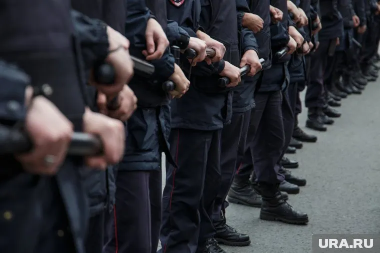 Следственный комитет не спешит наказывать полицейского-садиста