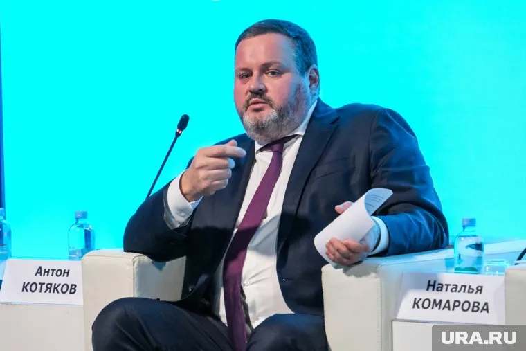 Прочная связь вузов с потенциальными работодателями, как пояснил Антон Котяков, помогает выпускникам трудоустроиться по специальности