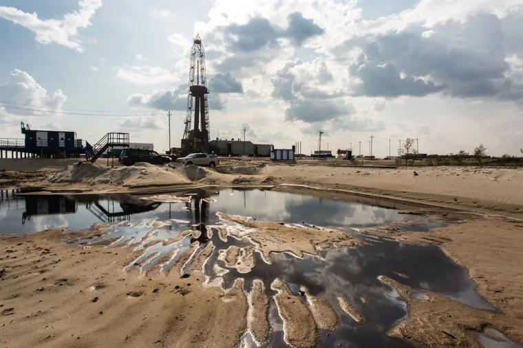 Нефтяная буровая. Ноябрьск