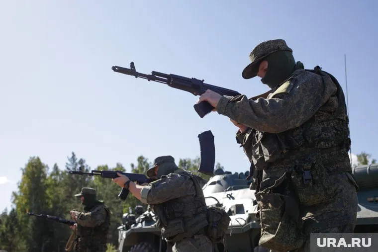 Виктор Татаринцев подчеркнул, что если Россия будет вести именно войну, то Украине настанет конец