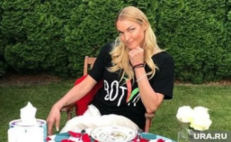 Балерина известна своими откровенными фотосессиями