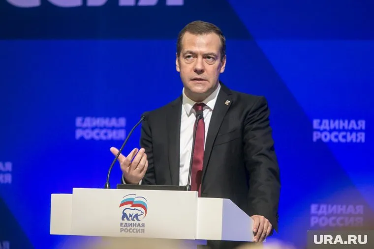 В 10 классе у будущего премьер-министра РФ вышла двойка в четверти