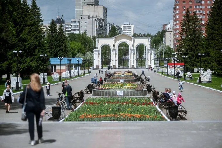 Первый день работы парка им. Маяковского (ЦПКиО) во время пандемии коронавируса.Екатеринбург