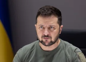 Зеленский ввел санкции против соратников после коррупционного скандала