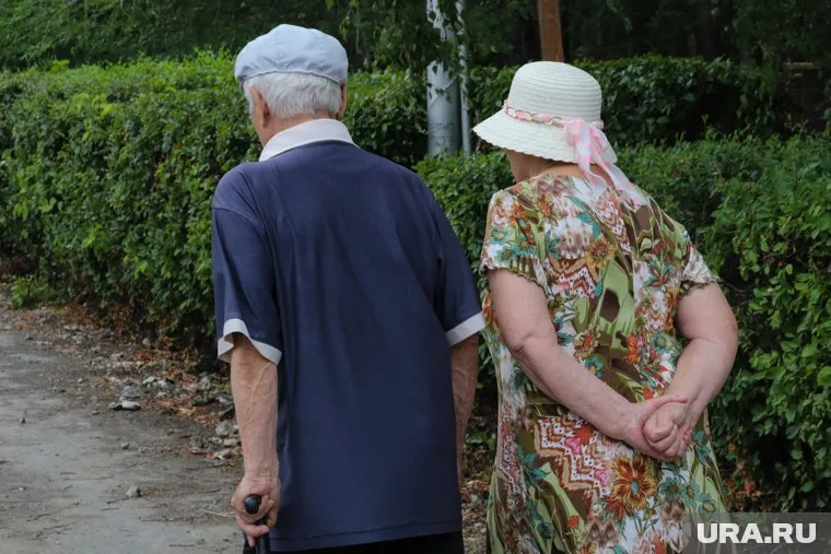 Женщины могут выйти на пенсию в 50 лет, мужчины — в 55 лет