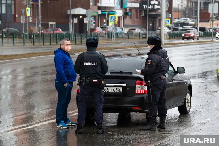 Постановление губернатора ХМАО требует от силовиков носить на службе маски, но исполняют это постановление не все