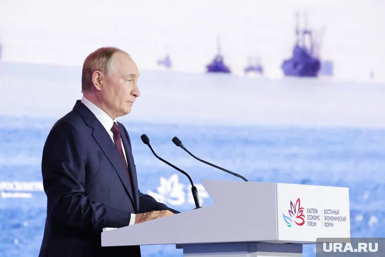 Путин прибыл на саммит СНГ в Душанбе