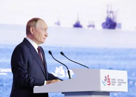 Появилось видео приезда Путина на саммит в Душанбе