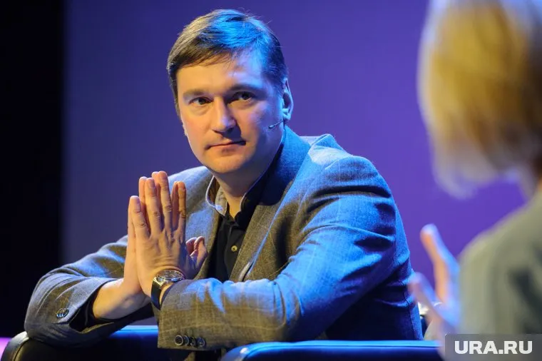 Виталий Недельский представил в Ельцин Центре «общие вещи» о работотехнике