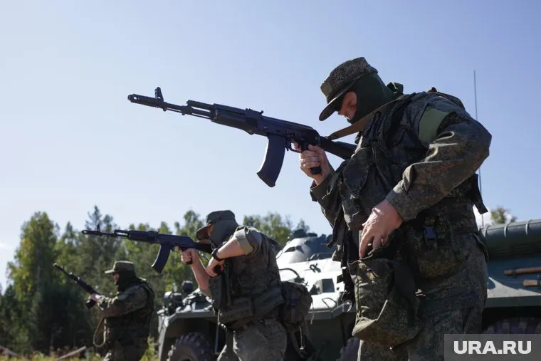 Вопросы с обеспечением бойцы стараются решить до отправки в зону СВО