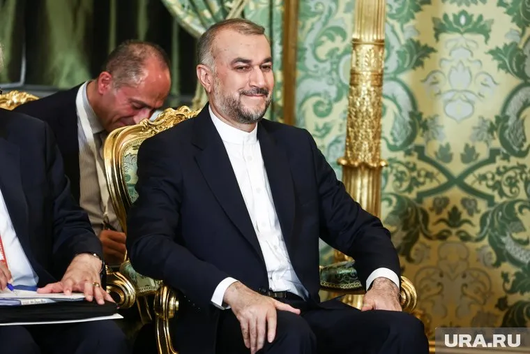 Среди погибших при крушении вертолета с иранским президентом - министр иностранных дел Ирана Хосейн Амир Абдоллахиан