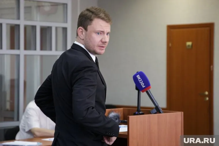 Андрей Ширман пришел в костюме