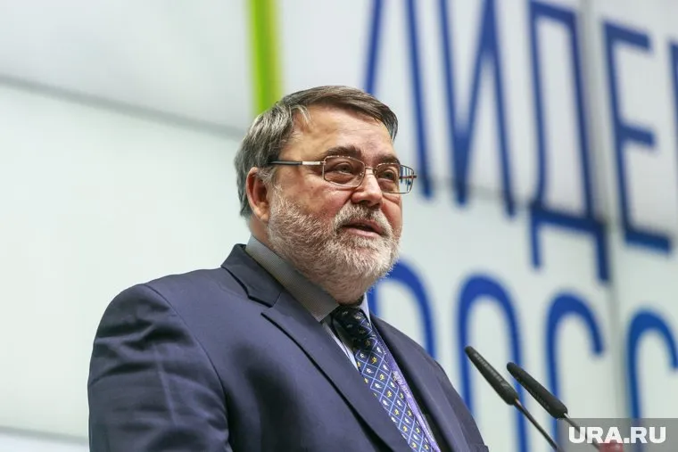 Артемьев проведет встречу с Махониным и посмотрит регби